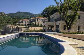 Виллы Oak Leaf Residences Свети-Стефан Вилла с собственным бассейном-6