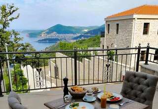 Виллы Oak Leaf Residences Свети-Стефан Вилла с собственным бассейном-70