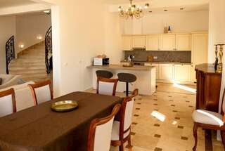 Виллы Oak Leaf Residences Свети-Стефан Вилла с собственным бассейном-84