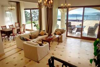 Виллы Oak Leaf Residences Свети-Стефан Вилла с собственным бассейном-93